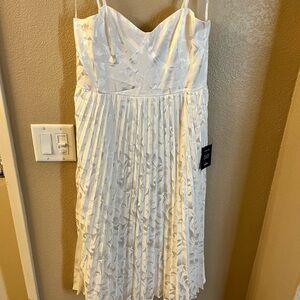 Lulus Ivory Midi Dress M NWT